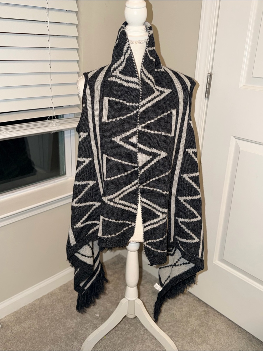 San Lorenzo Black and Cream Geometric Knit Sweater Poncho